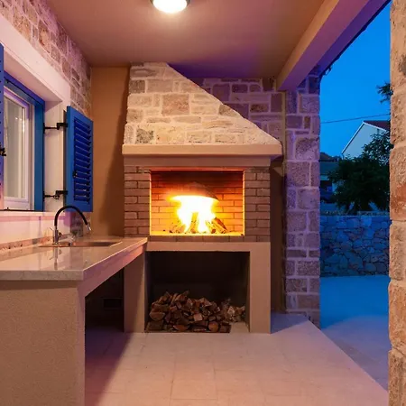 Banovi With Heated Pool Vila Jasenice (Zadar)
