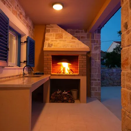 Banovi With Heated Pool Villa