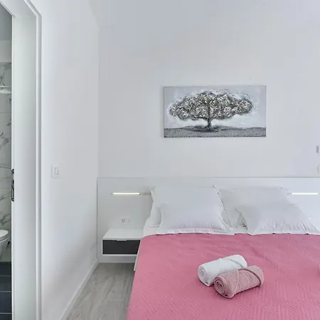 Vila Banovi With Heated Pool