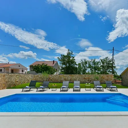 Villa Banovi With Heated Pool *