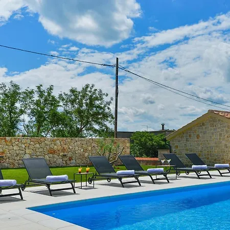 Banovi With Heated Pool Villa