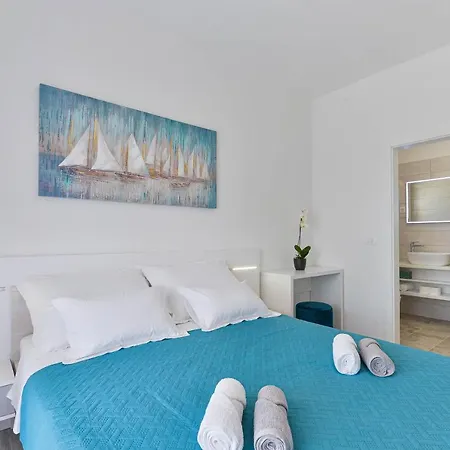 Banovi With Heated Pool Jasenice (Zadar)