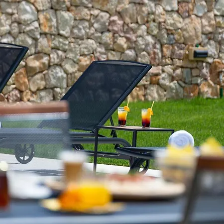 Banovi With Heated Pool Vila