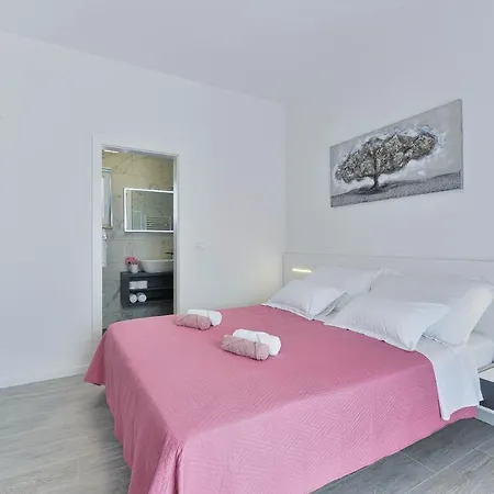 Banovi With Heated Pool *
