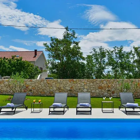 Banovi With Heated Pool