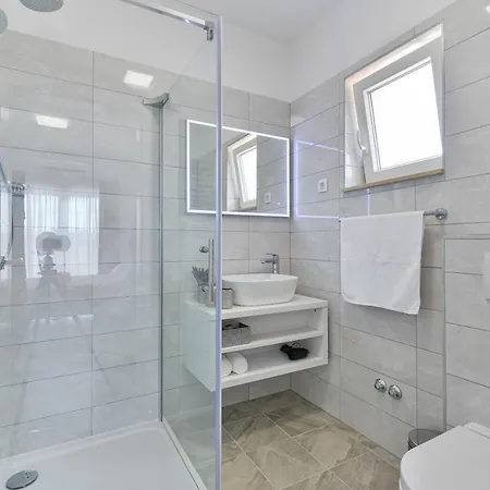 Vila Banovi With Heated Pool Jasenice (Zadar)